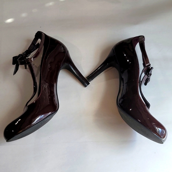 Gianni Bini Heaven T Strap Plum colored Heels bow Size 6M - Picture 2 of 5